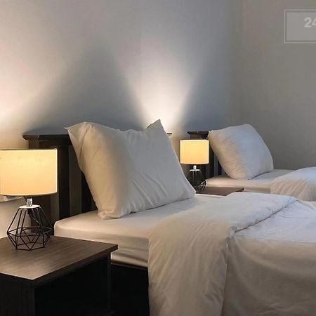 24 Kimberley Hotel George Town Værelse billede